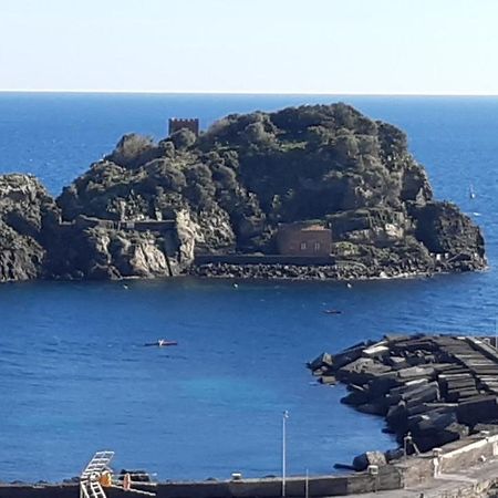 Casa Vacanze Rosa Aci Trezza Exterior foto