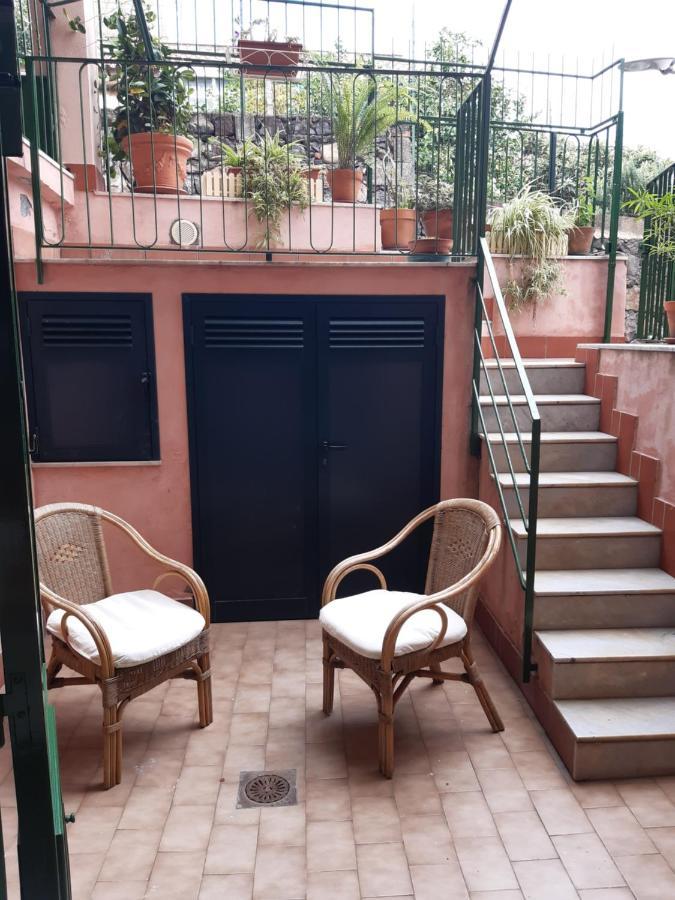 Casa Vacanze Rosa Aci Trezza Exterior foto