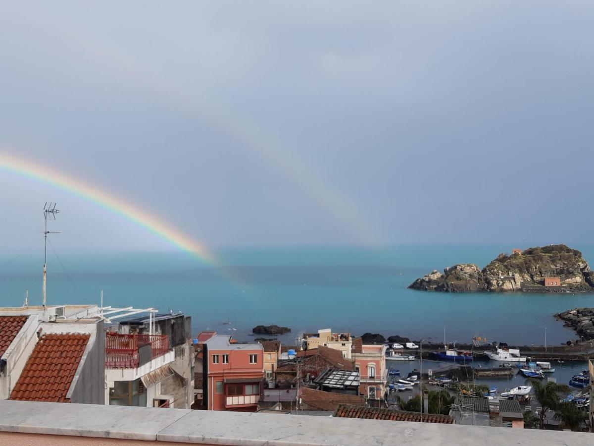 Casa Vacanze Rosa Aci Trezza Exterior foto