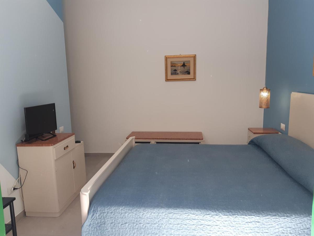 Casa Vacanze Rosa Aci Trezza Exterior foto